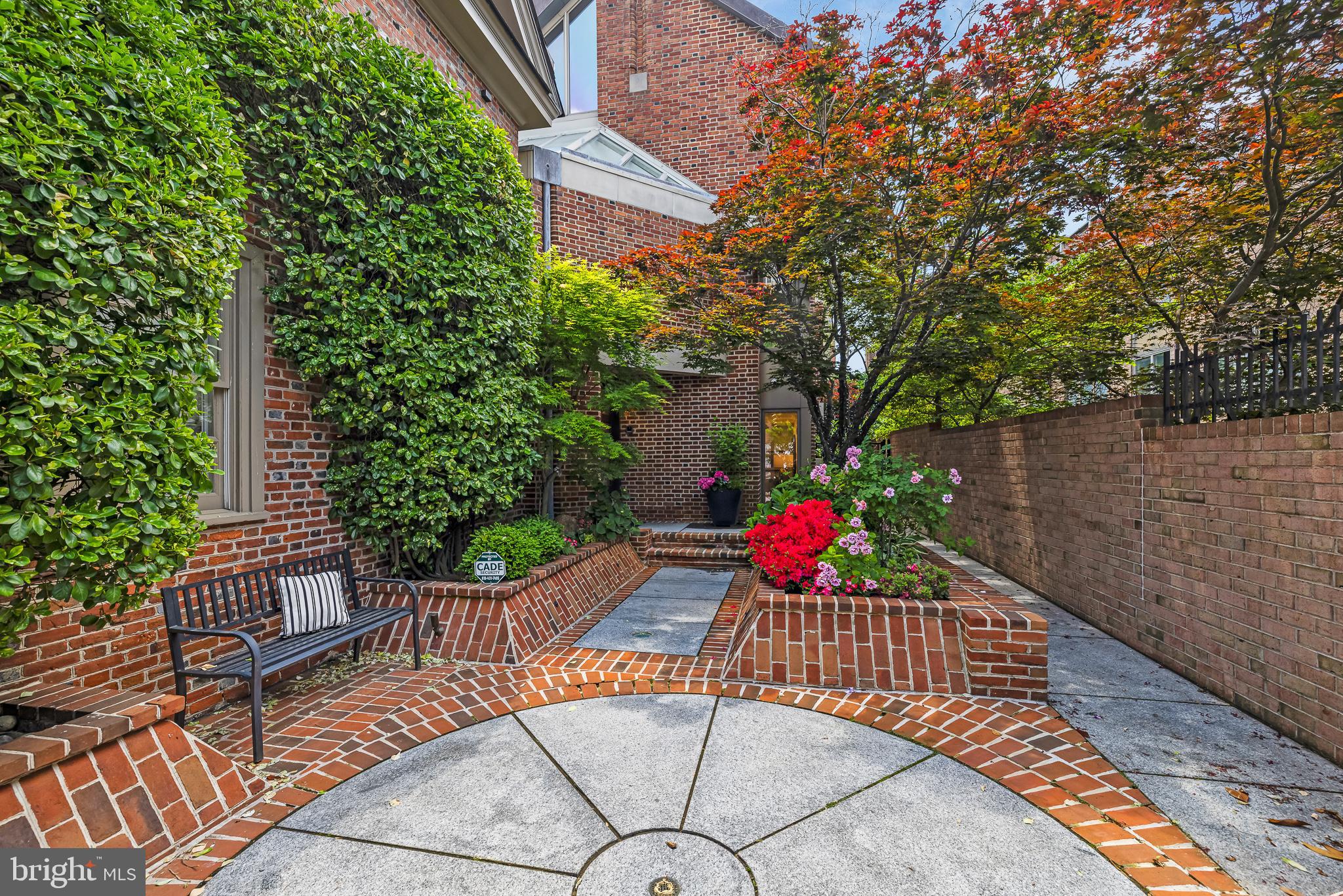 130 DELANCEY STREET 32