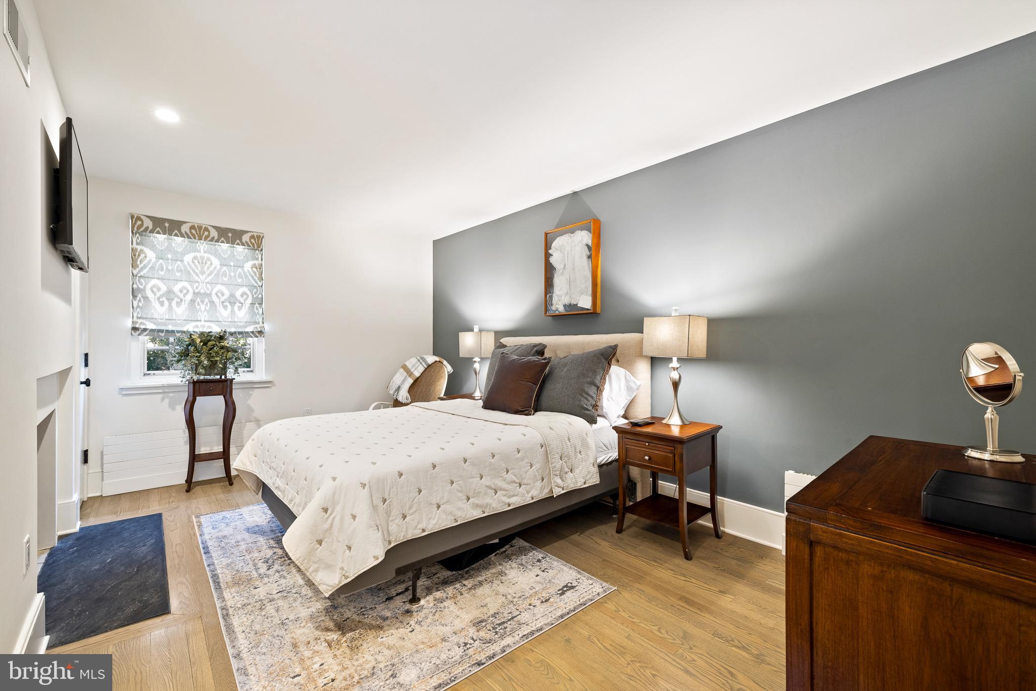 130 DELANCEY STREET 32