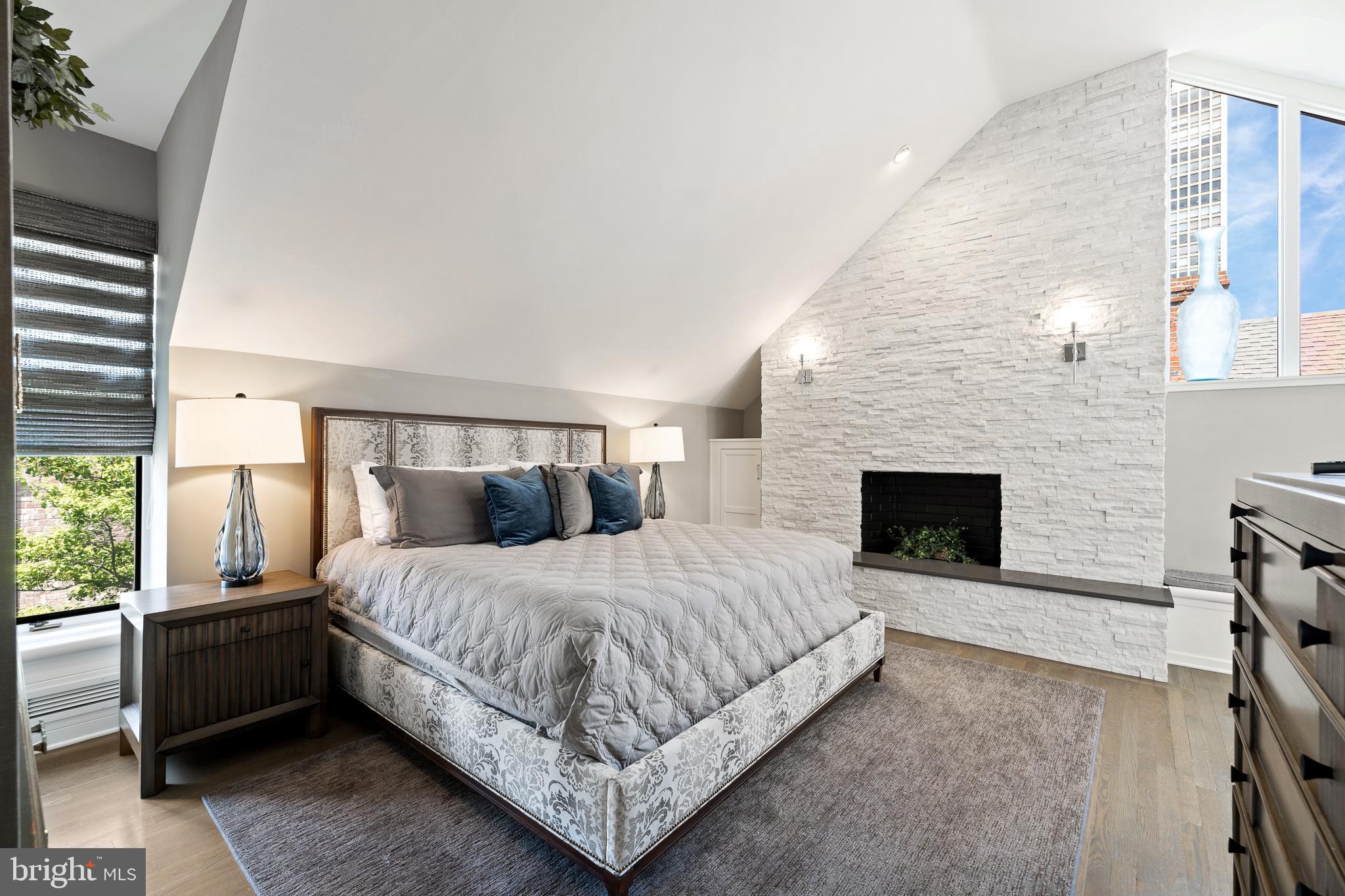 130 DELANCEY STREET 32