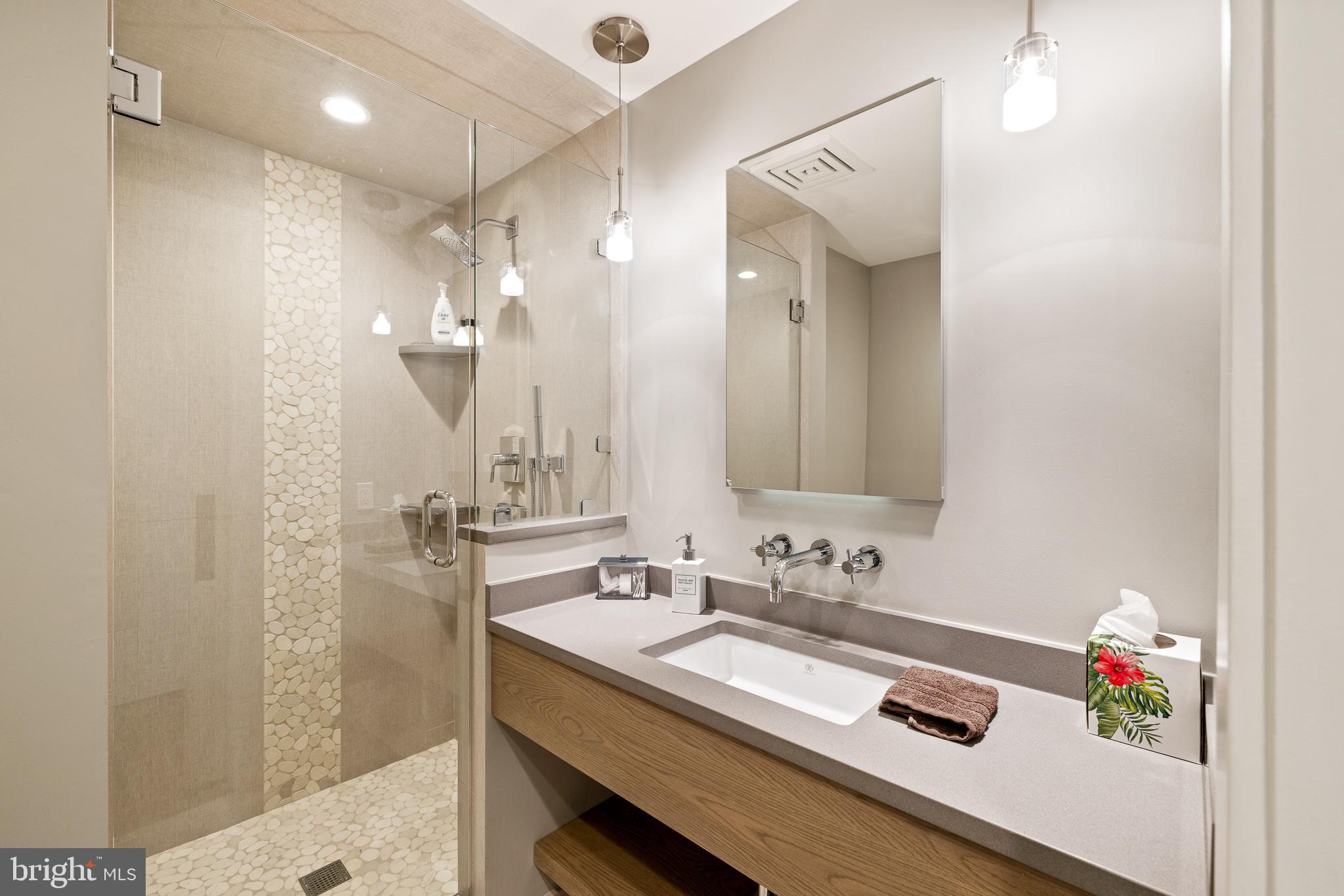 130 DELANCEY STREET 32