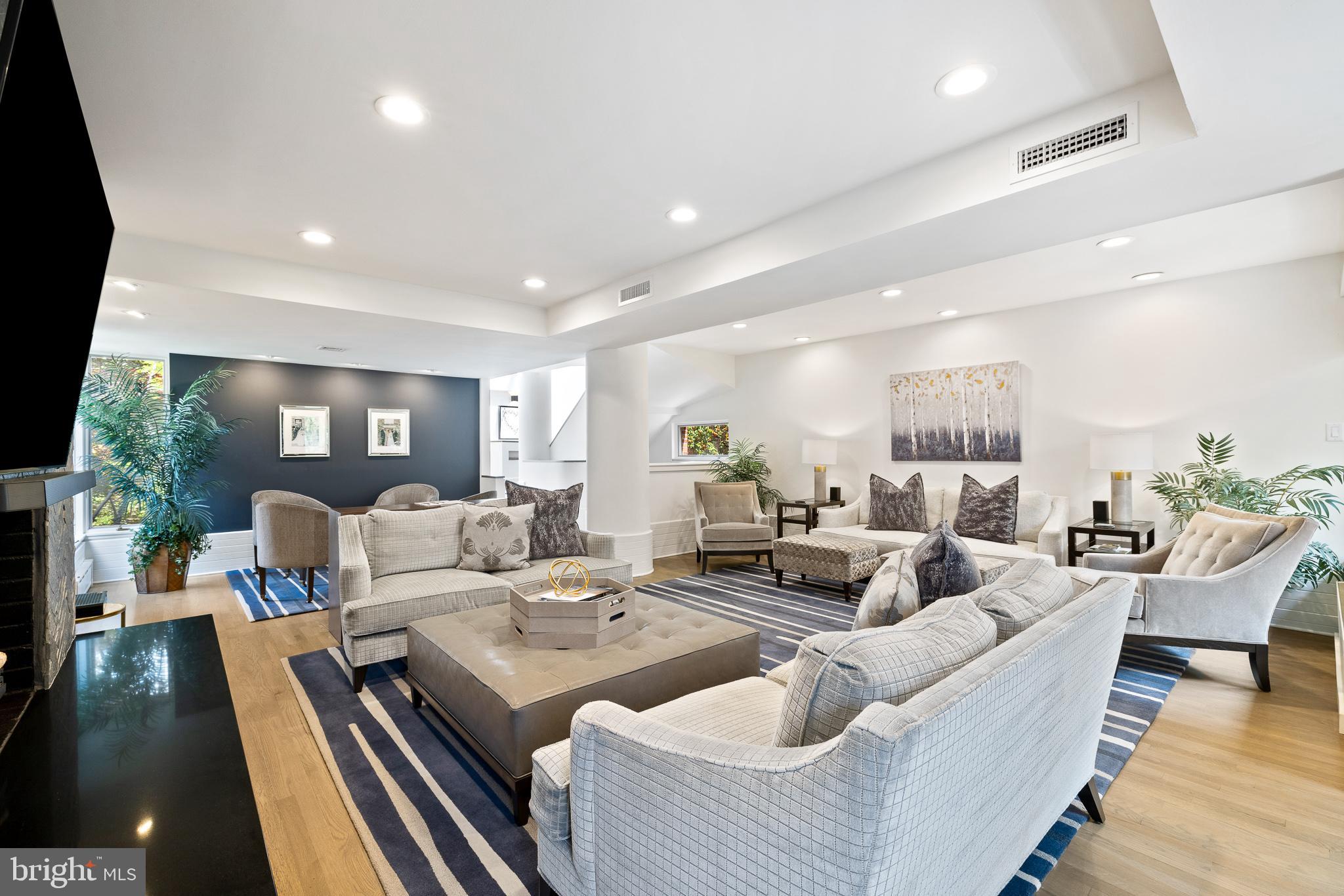 130 DELANCEY STREET 32