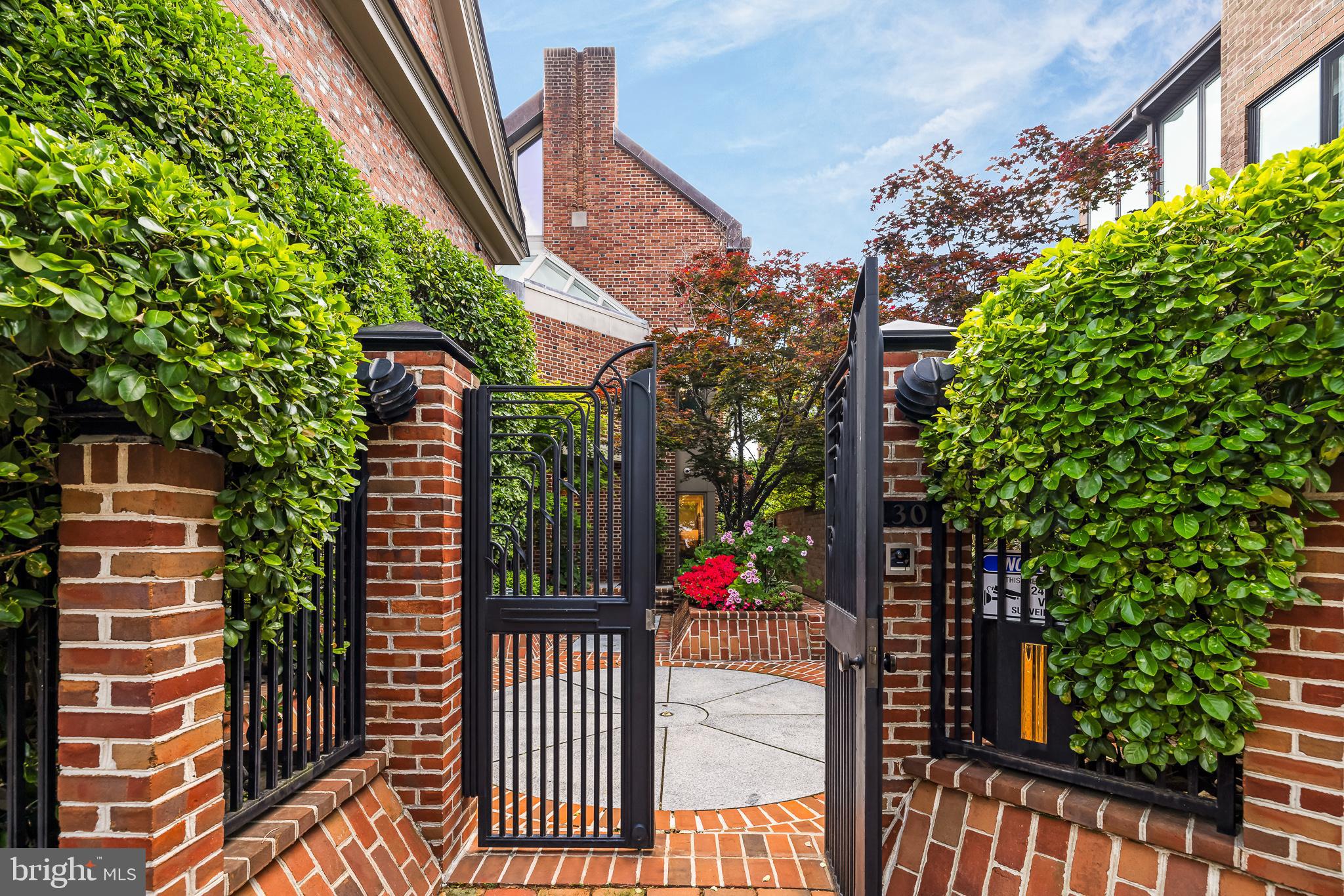 130 DELANCEY STREET 32