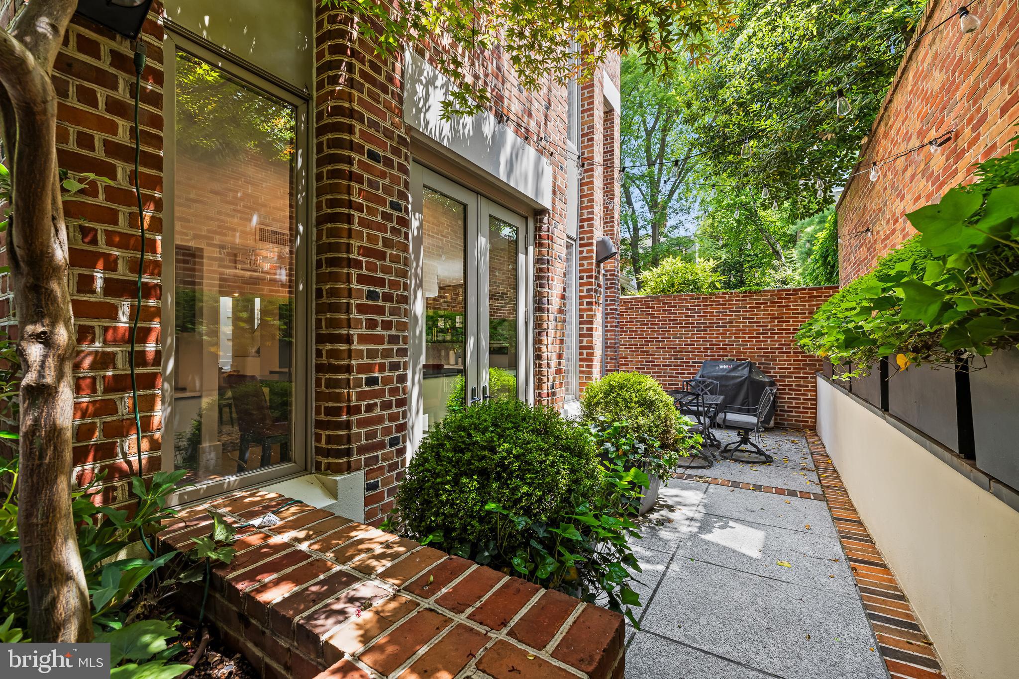 130 DELANCEY STREET 32