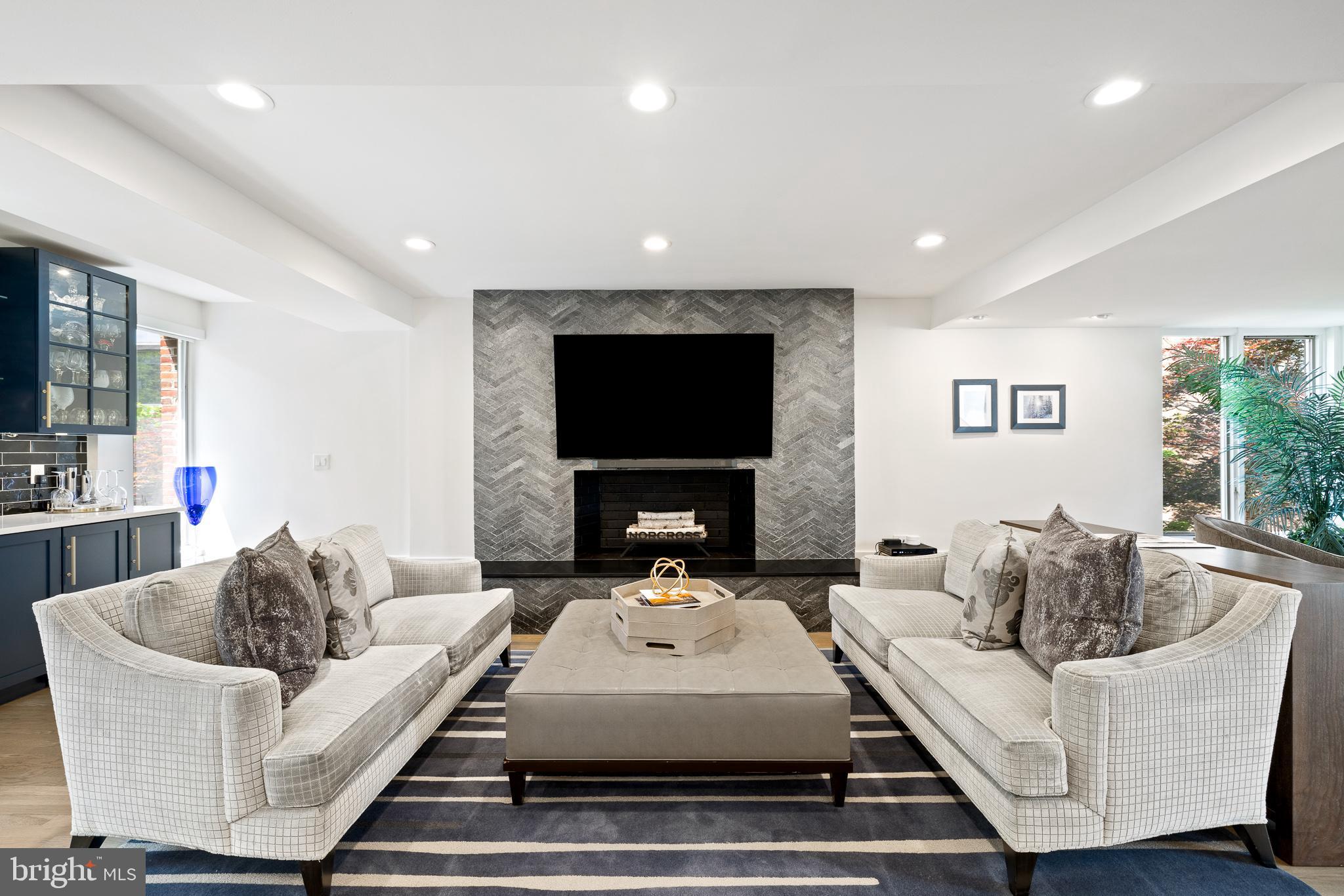 130 DELANCEY STREET 32