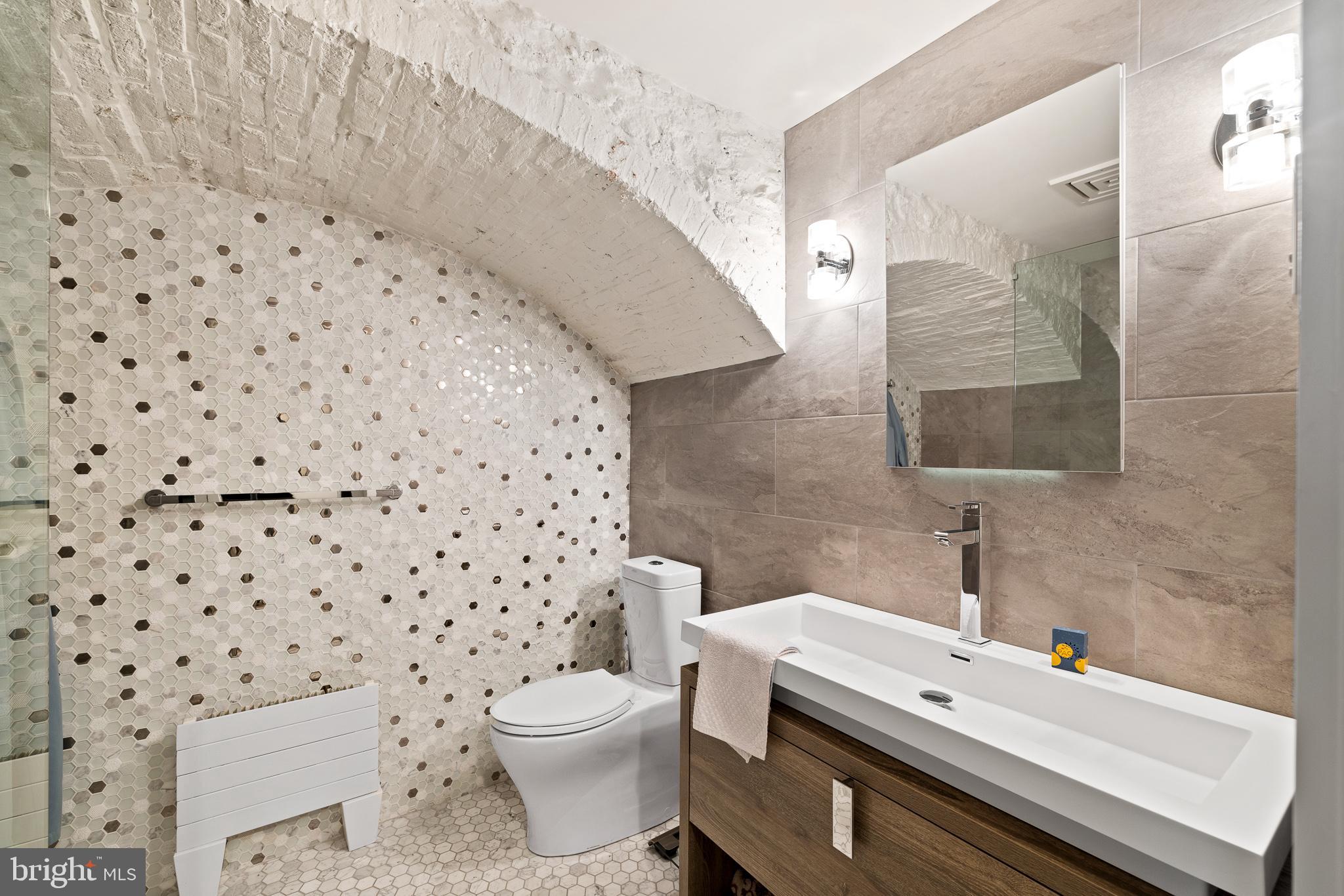 130 DELANCEY STREET 32