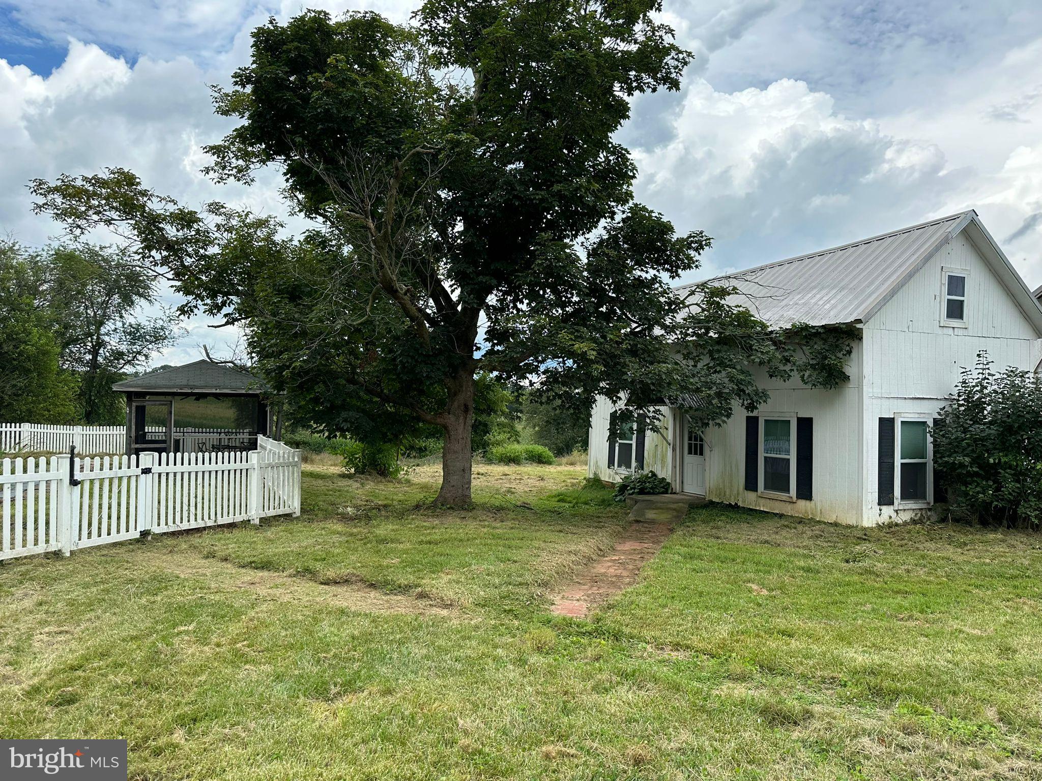 9599 HIGH ROCK ROAD