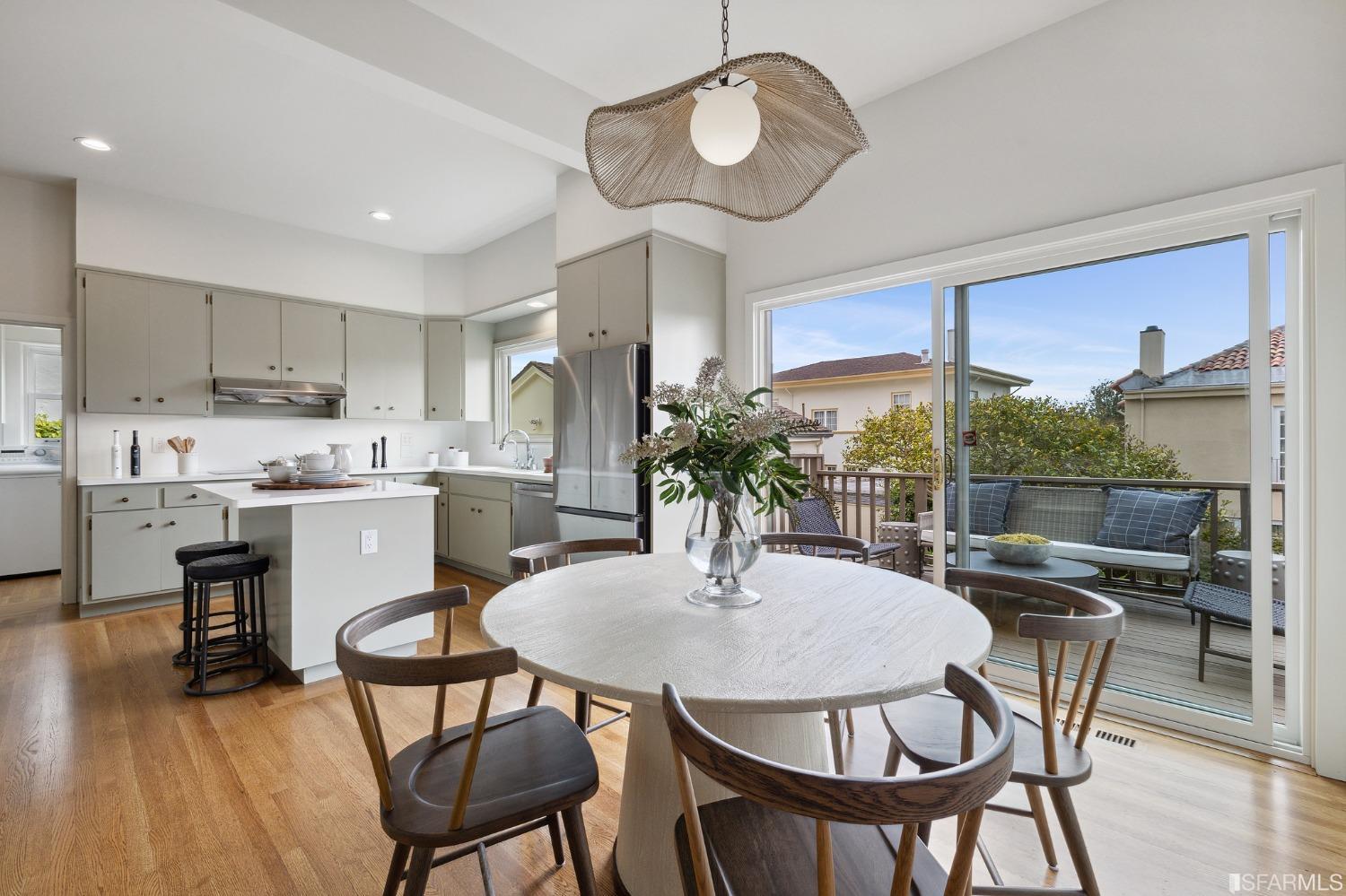 10 San Benito Way, St Francis Wood