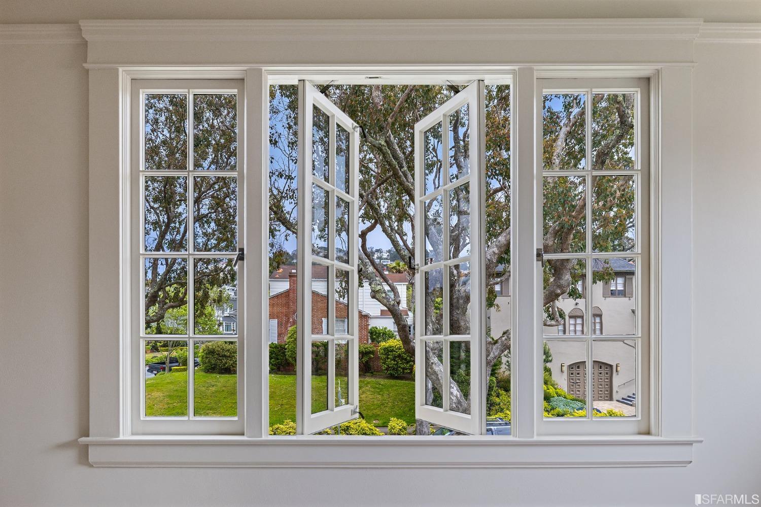 10 San Benito Way, St Francis Wood