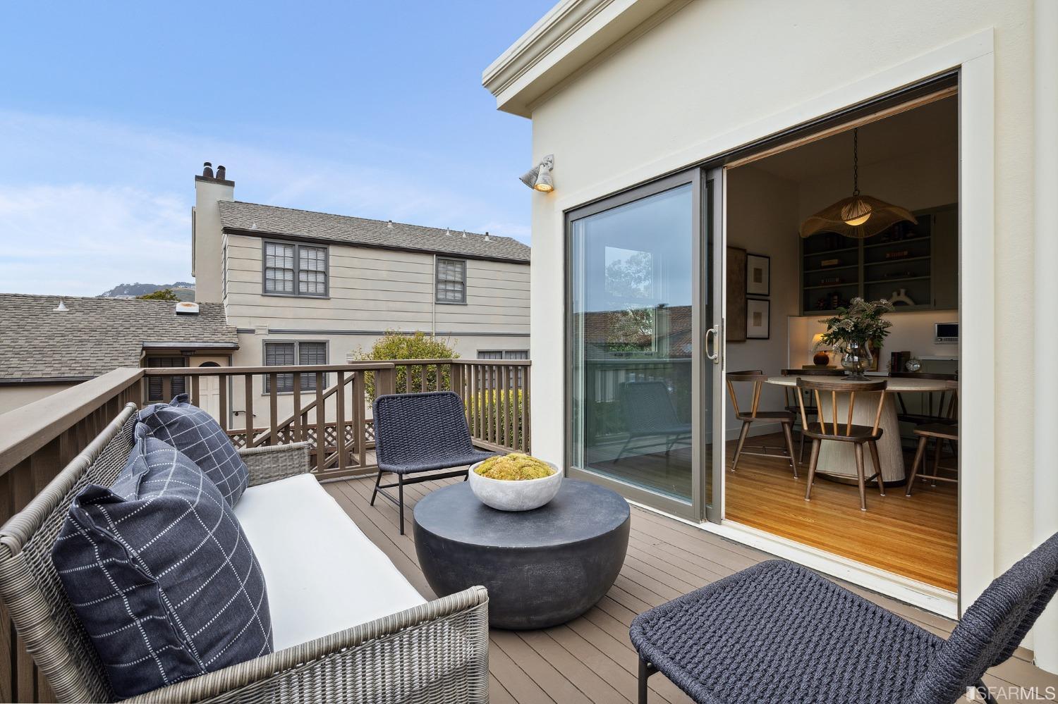 10 San Benito Way, St Francis Wood