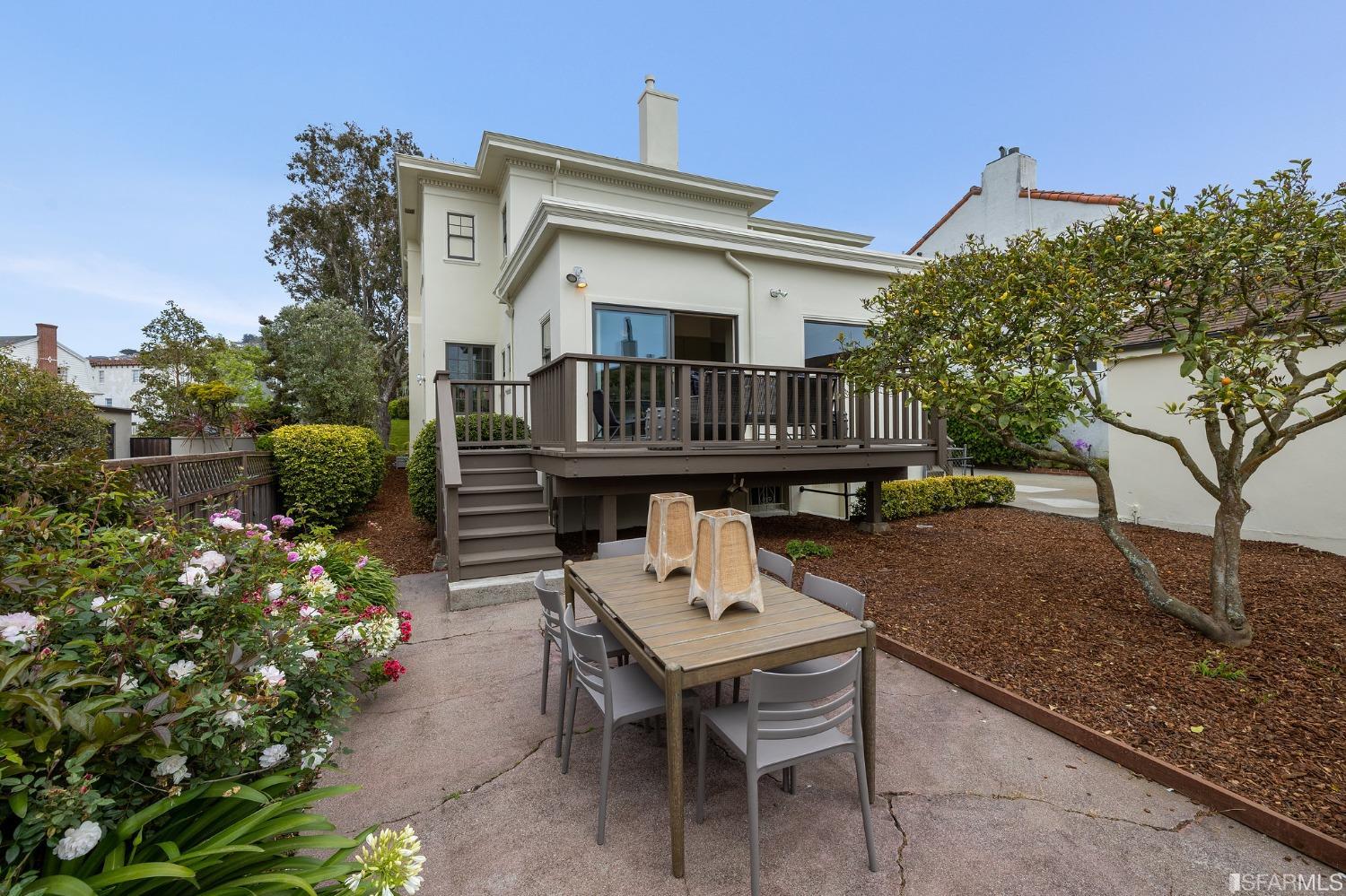 10 San Benito Way, St Francis Wood