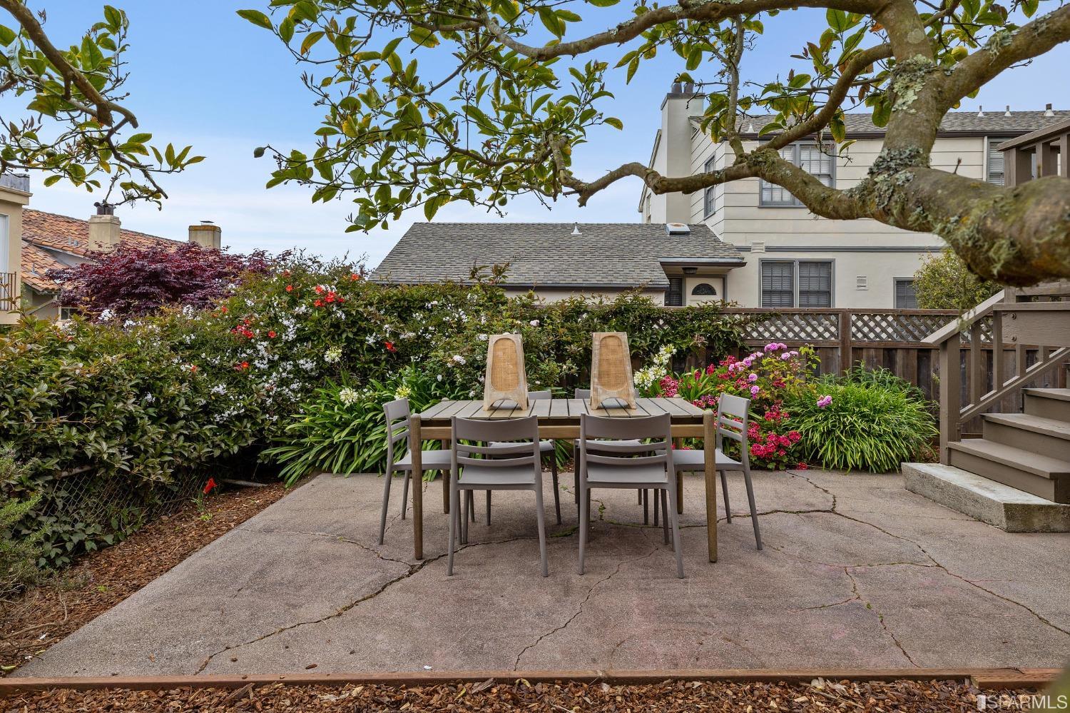 10 San Benito Way, St Francis Wood