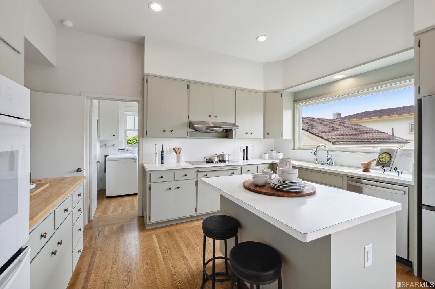 10 San Benito Way, St Francis Wood
