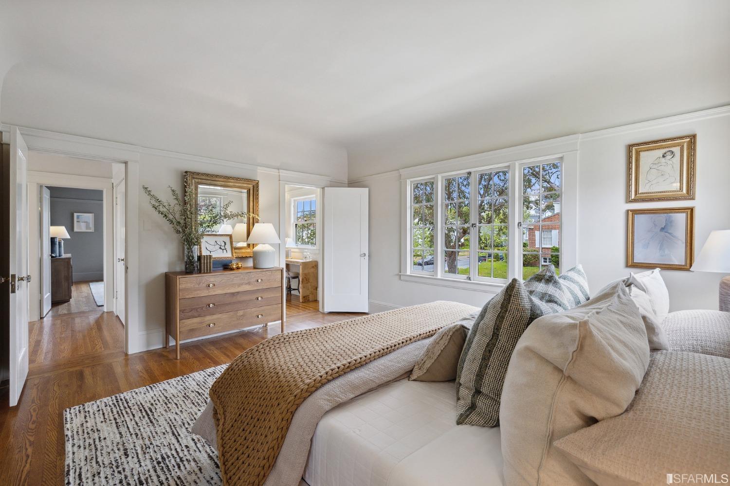 10 San Benito Way, St Francis Wood