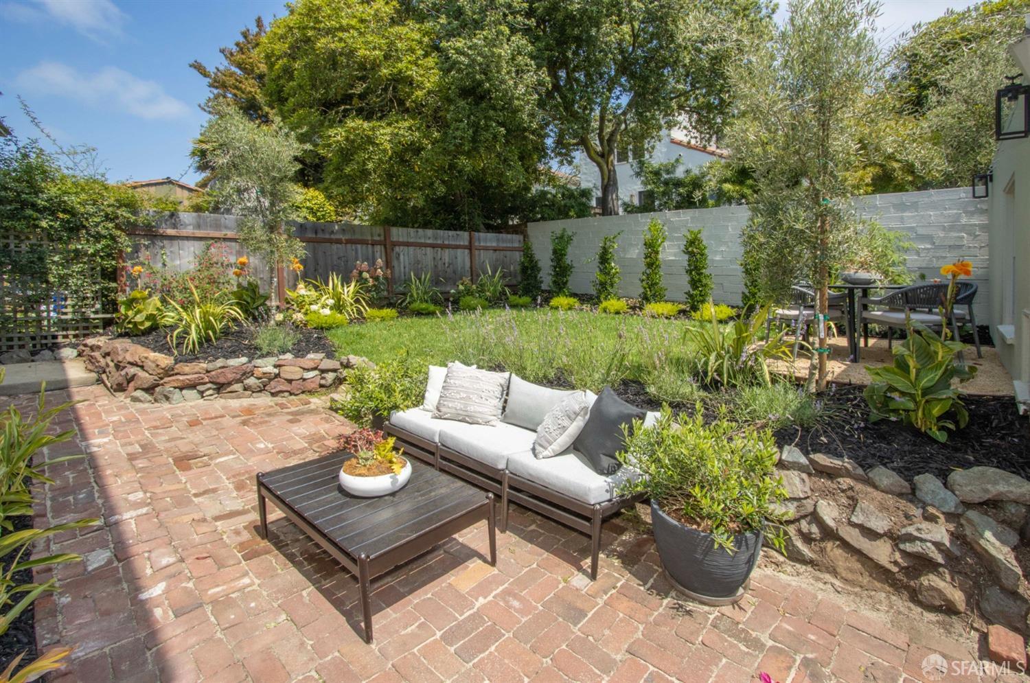 345 Santa Clara Avenue, St Francis Wood
