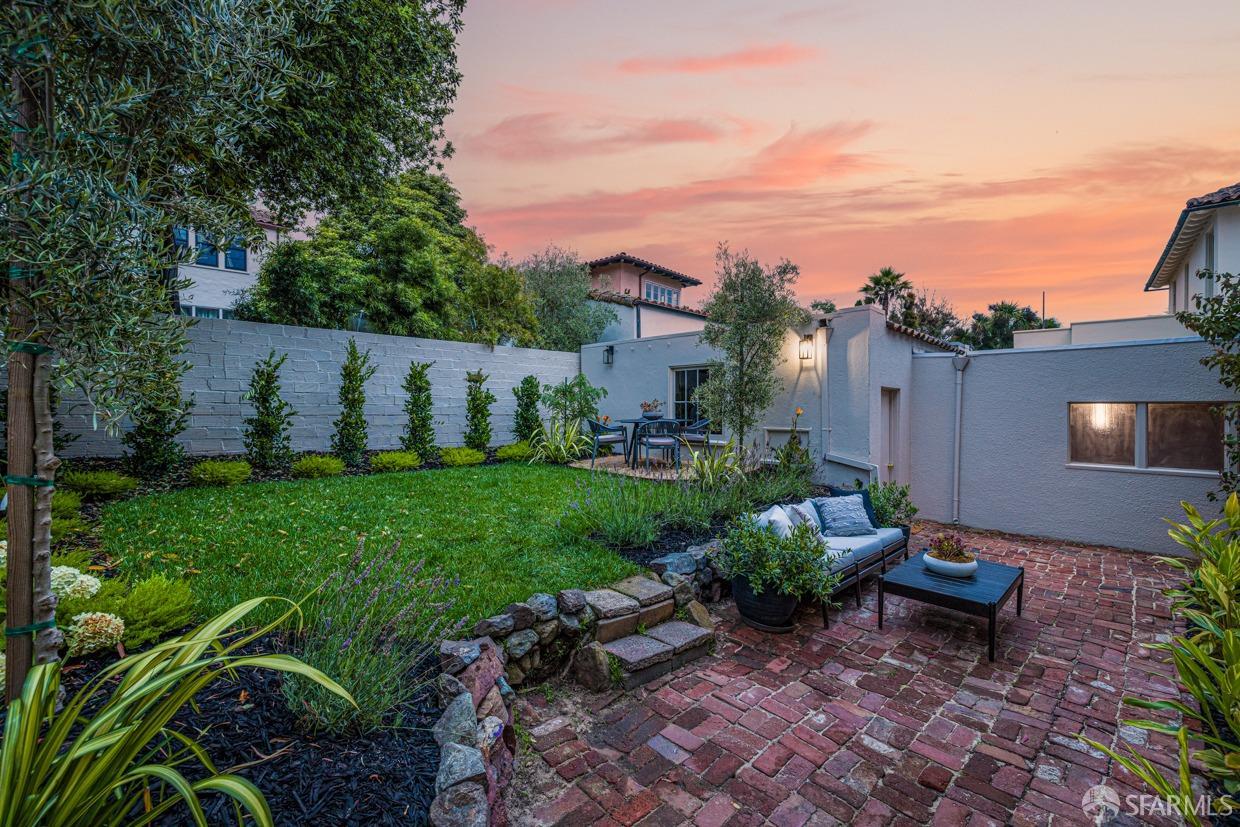 345 Santa Clara Avenue, St Francis Wood