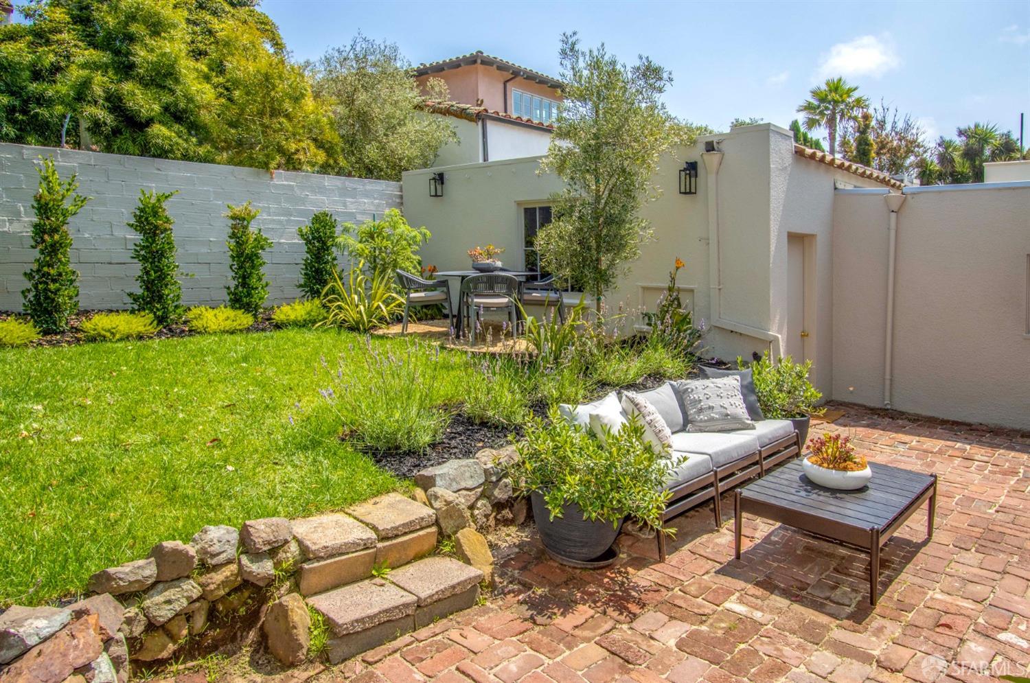 345 Santa Clara Avenue, St Francis Wood