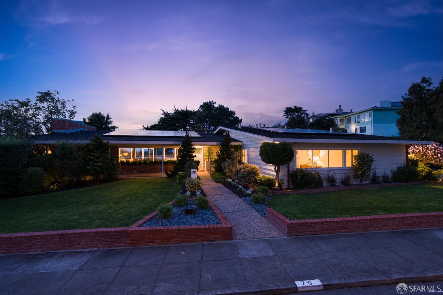 70 San Jacinto Way, St Francis Wood