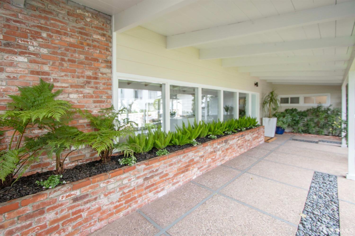 70 San Jacinto Way, St Francis Wood