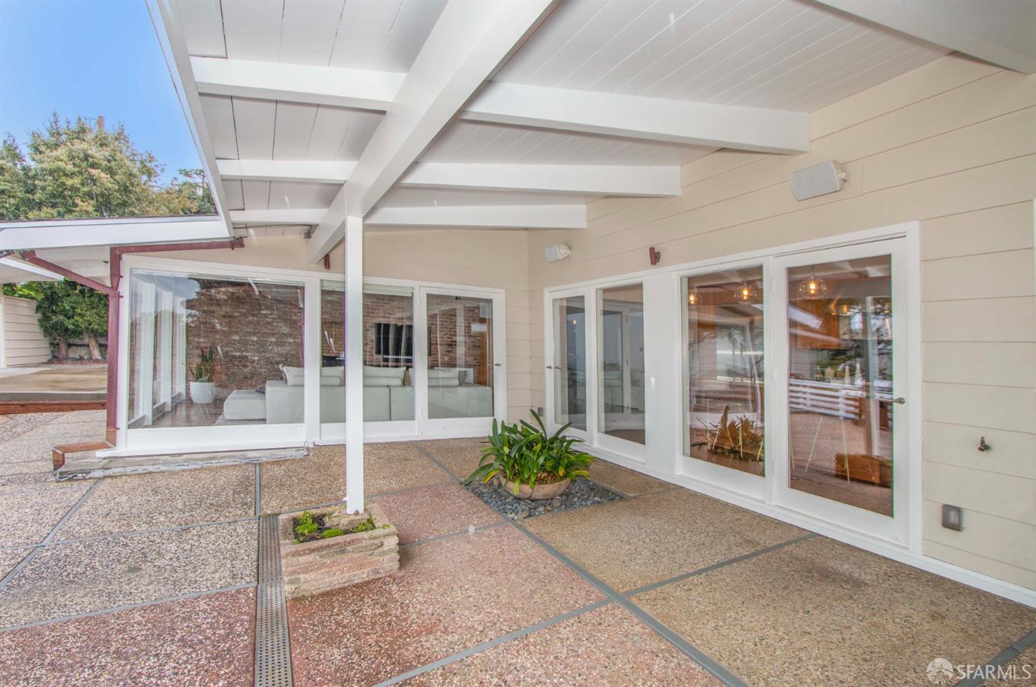 70 San Jacinto Way, St Francis Wood