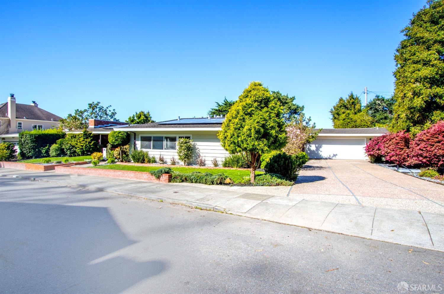 70 San Jacinto Way, St Francis Wood