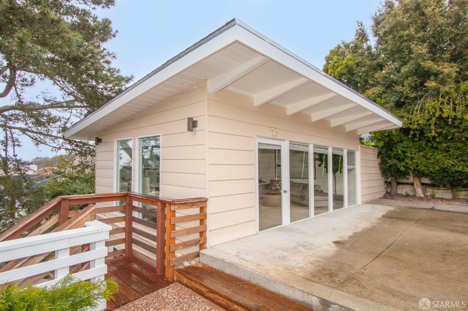 70 San Jacinto Way, St Francis Wood