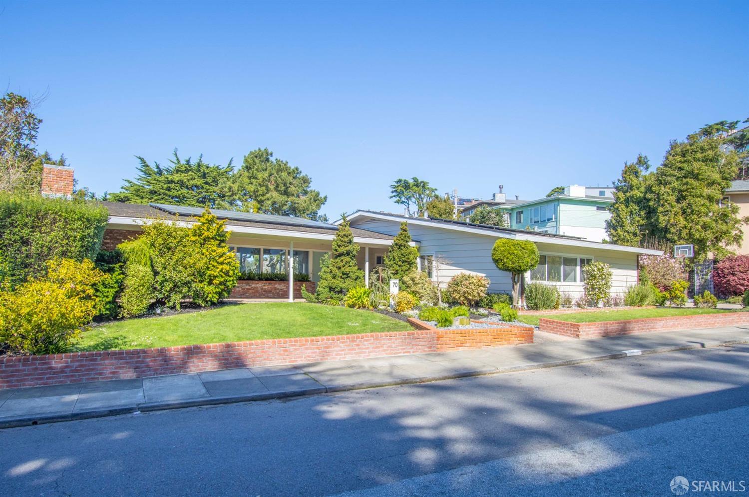 70 San Jacinto Way, St Francis Wood