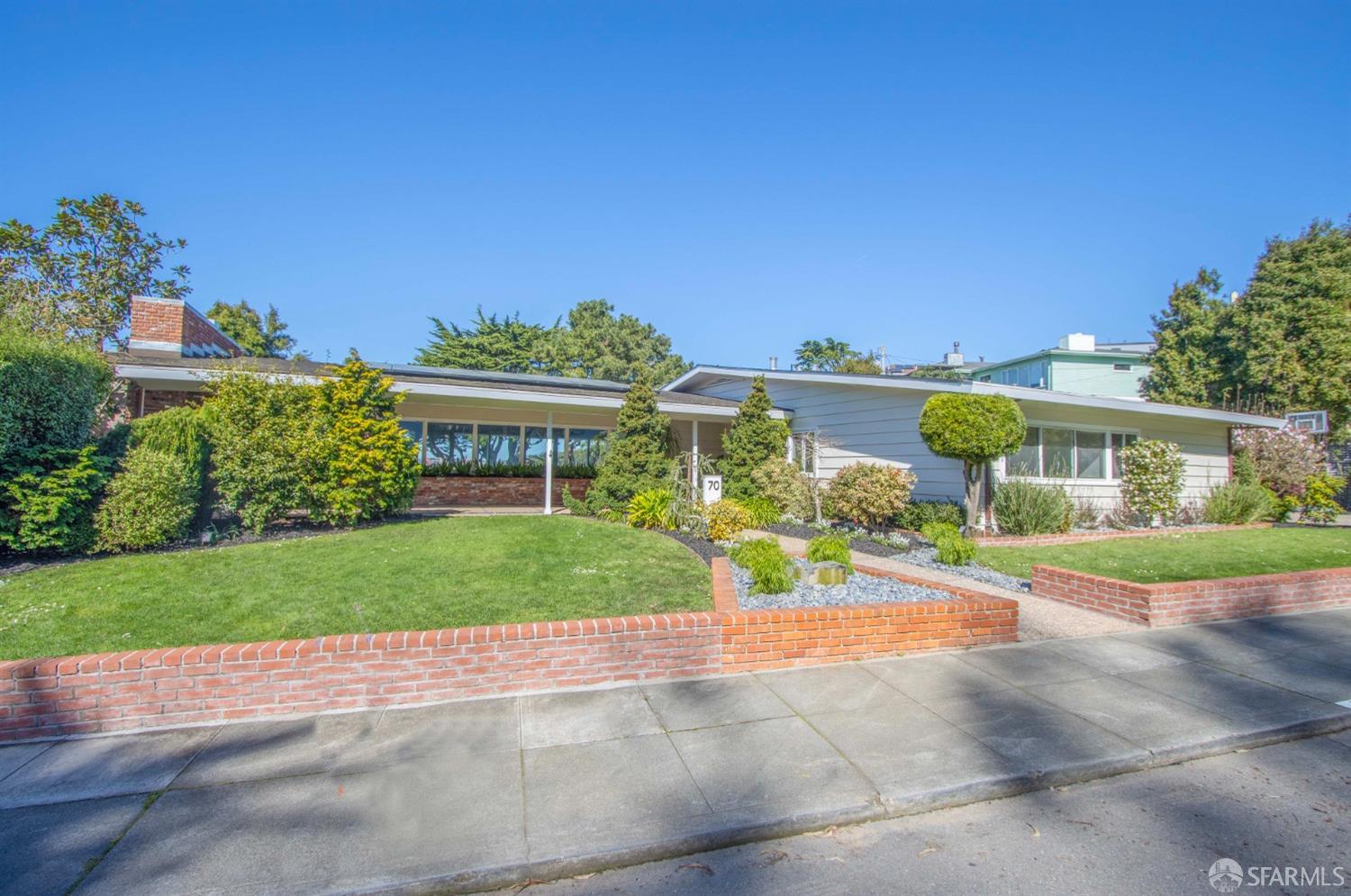 70 San Jacinto Way, St Francis Wood