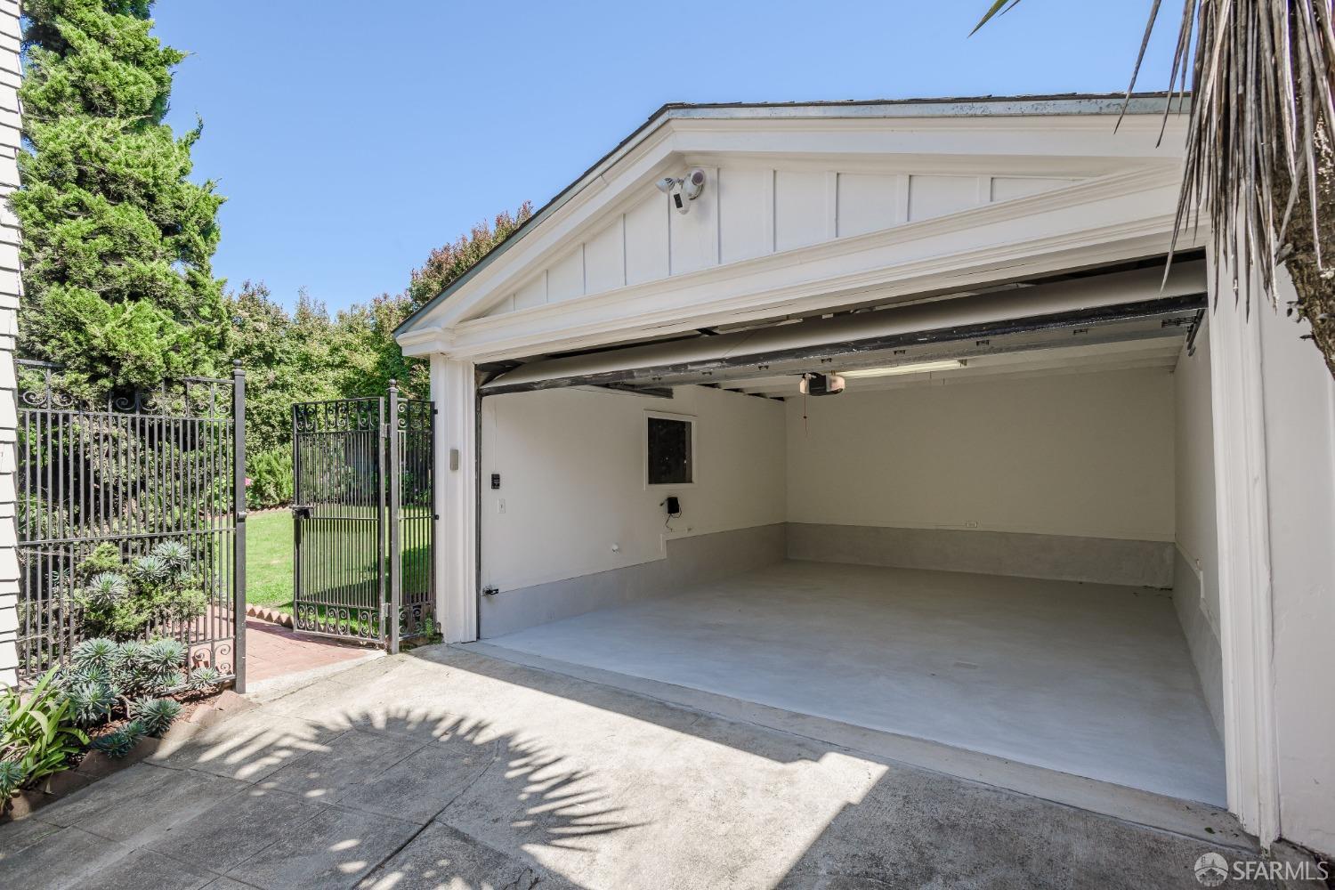 163 San Leandro Way, St Francis Wood