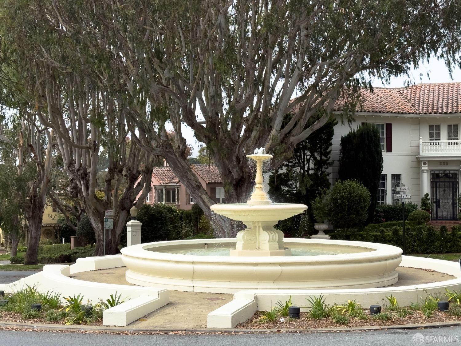 163 San Leandro Way, St Francis Wood