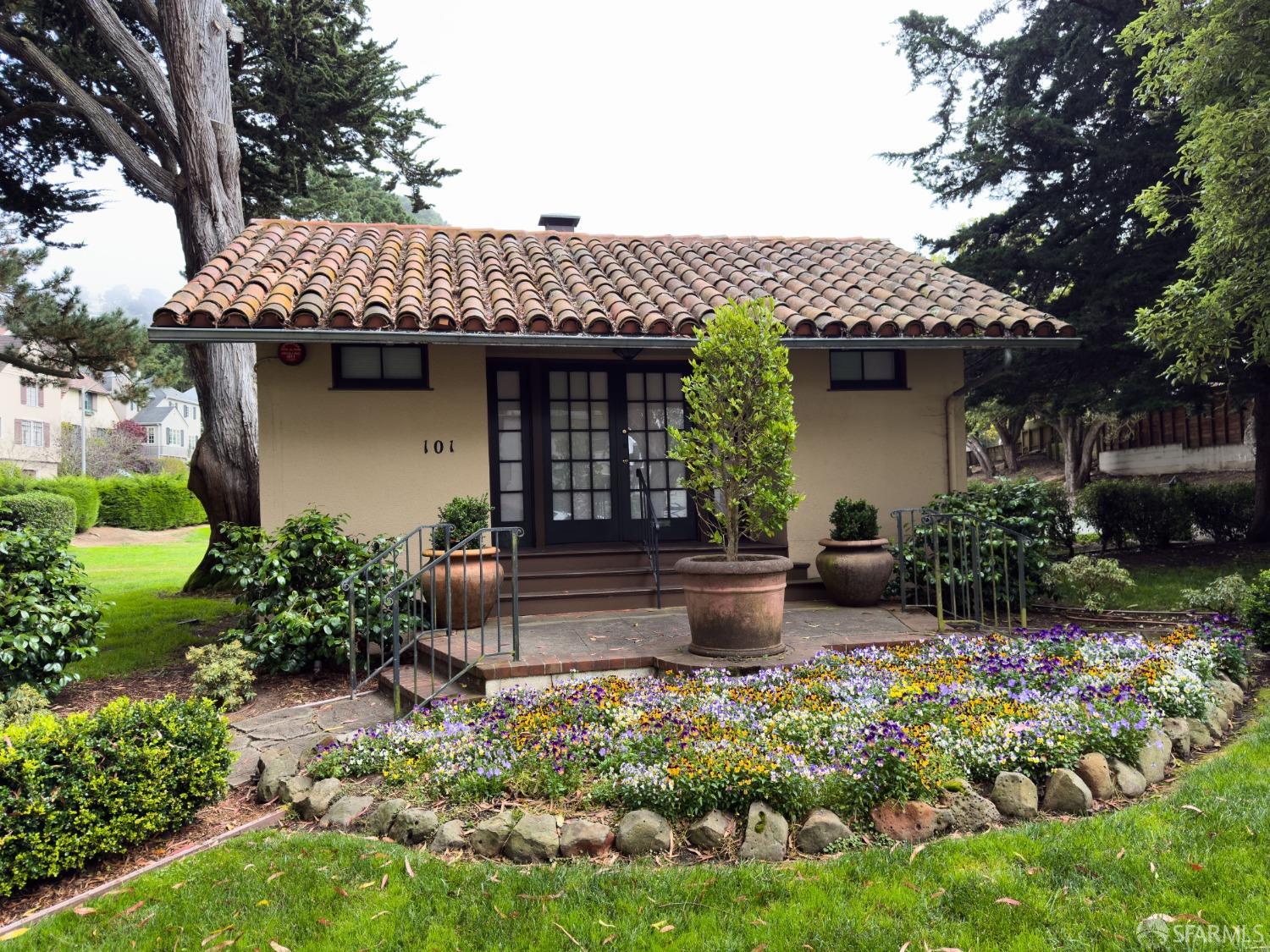 163 San Leandro Way, St Francis Wood