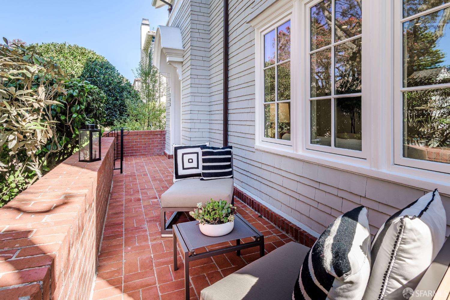 163 San Leandro Way, St Francis Wood