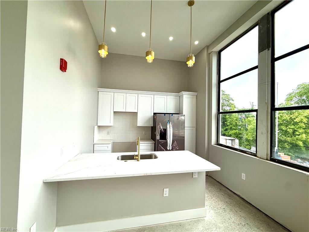 332 34th ST 111