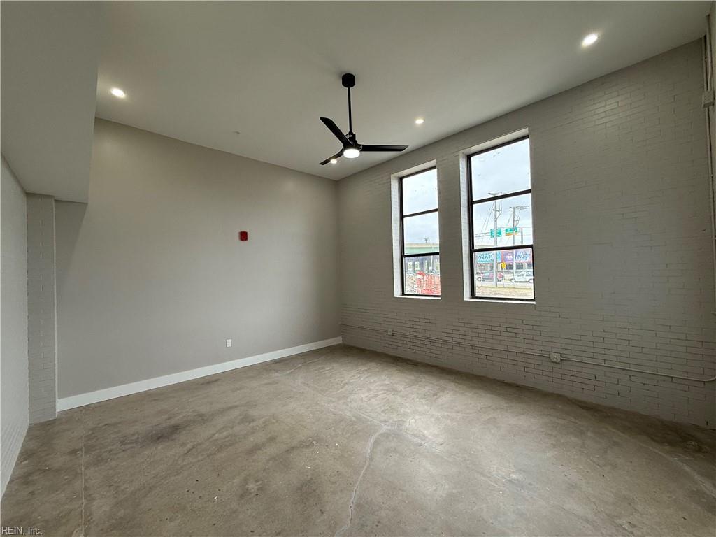 332 34th ST 112