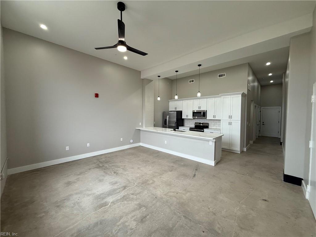 332 34th ST 111