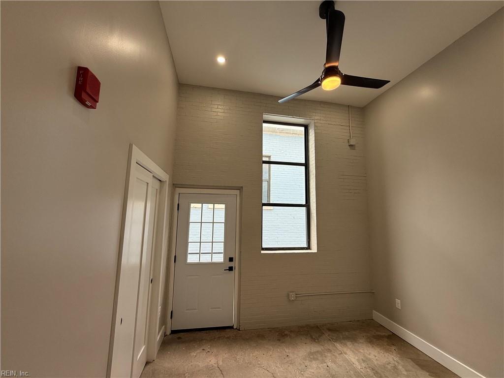 332 34th ST 109