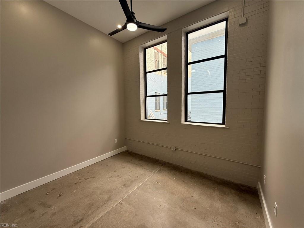 332 34th ST 109