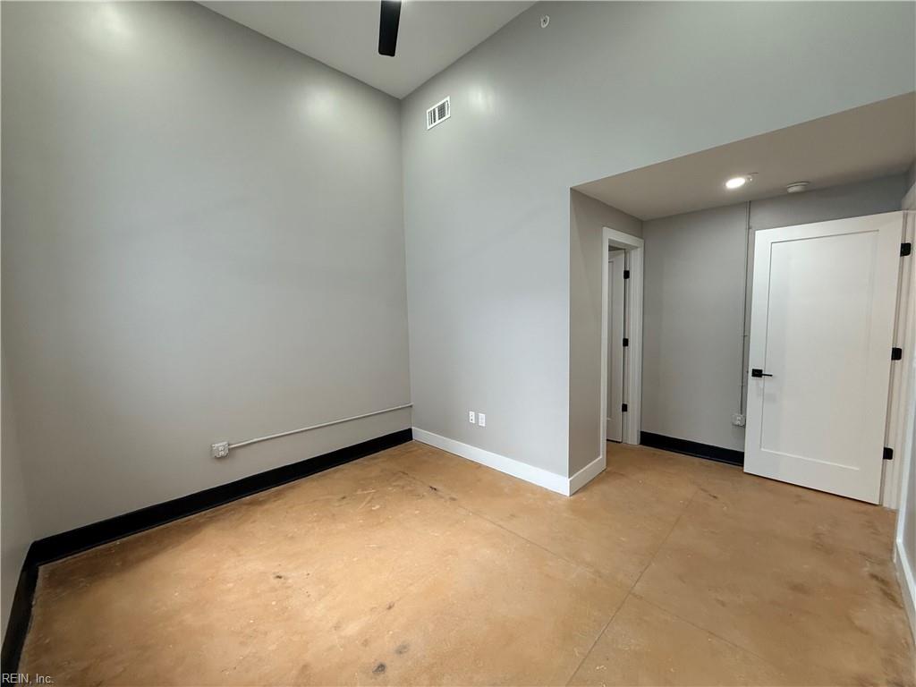 332 34th ST 107