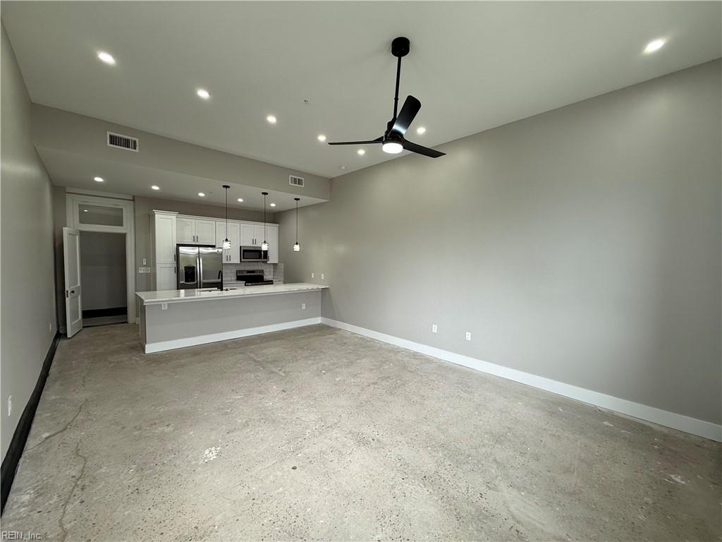 332 34th ST 107