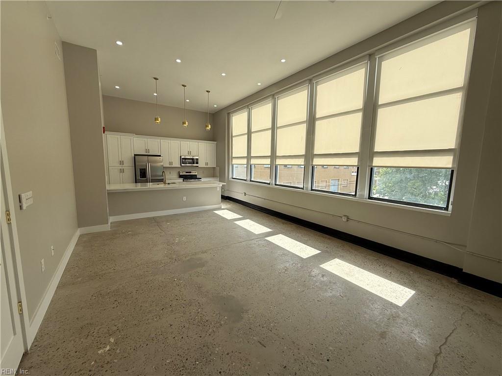 332 34th ST 204