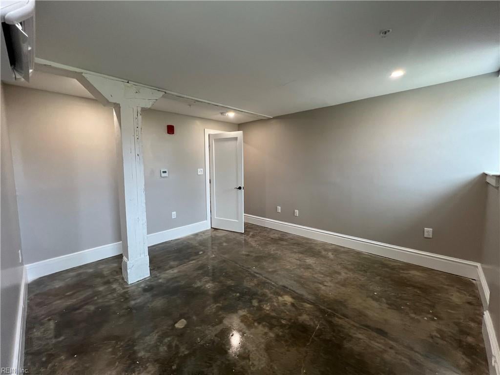 223 29th ST 102