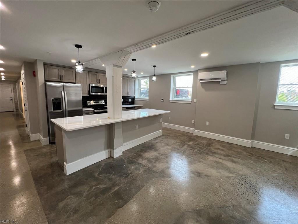 223 29th ST 102