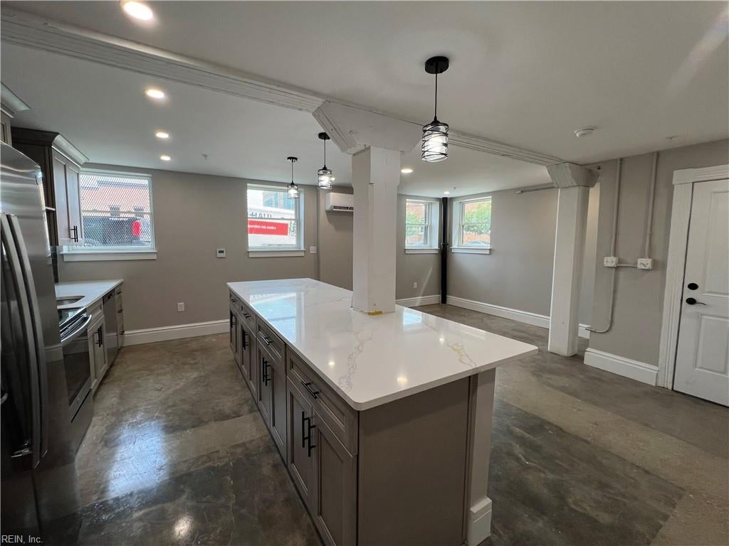 223 29th ST 102