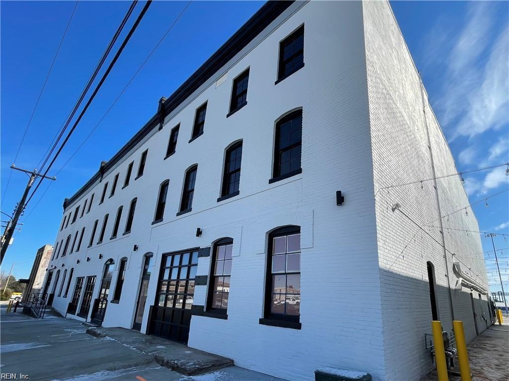 208 23rd ST 103