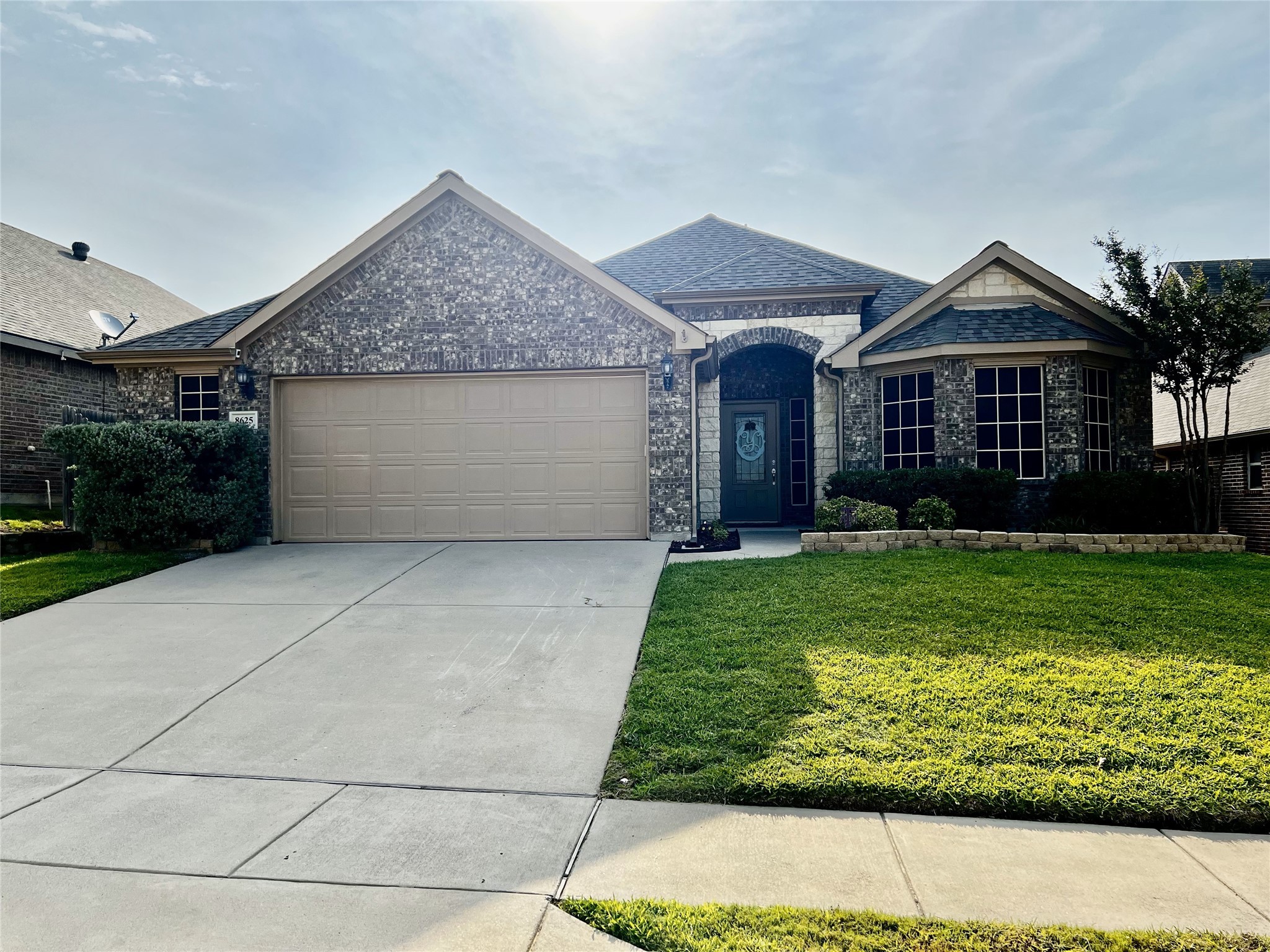 8625 Vista Royale Drive