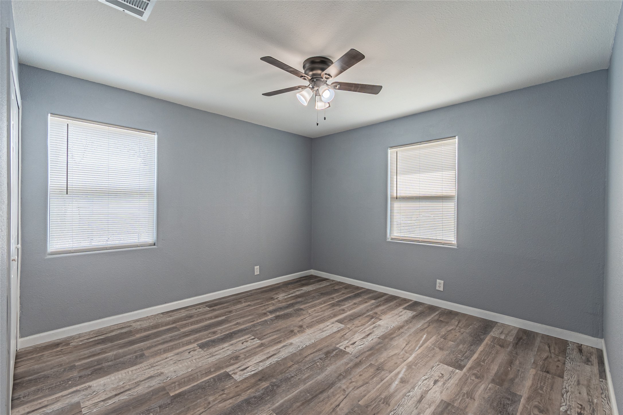 1106 E Strong Parkway