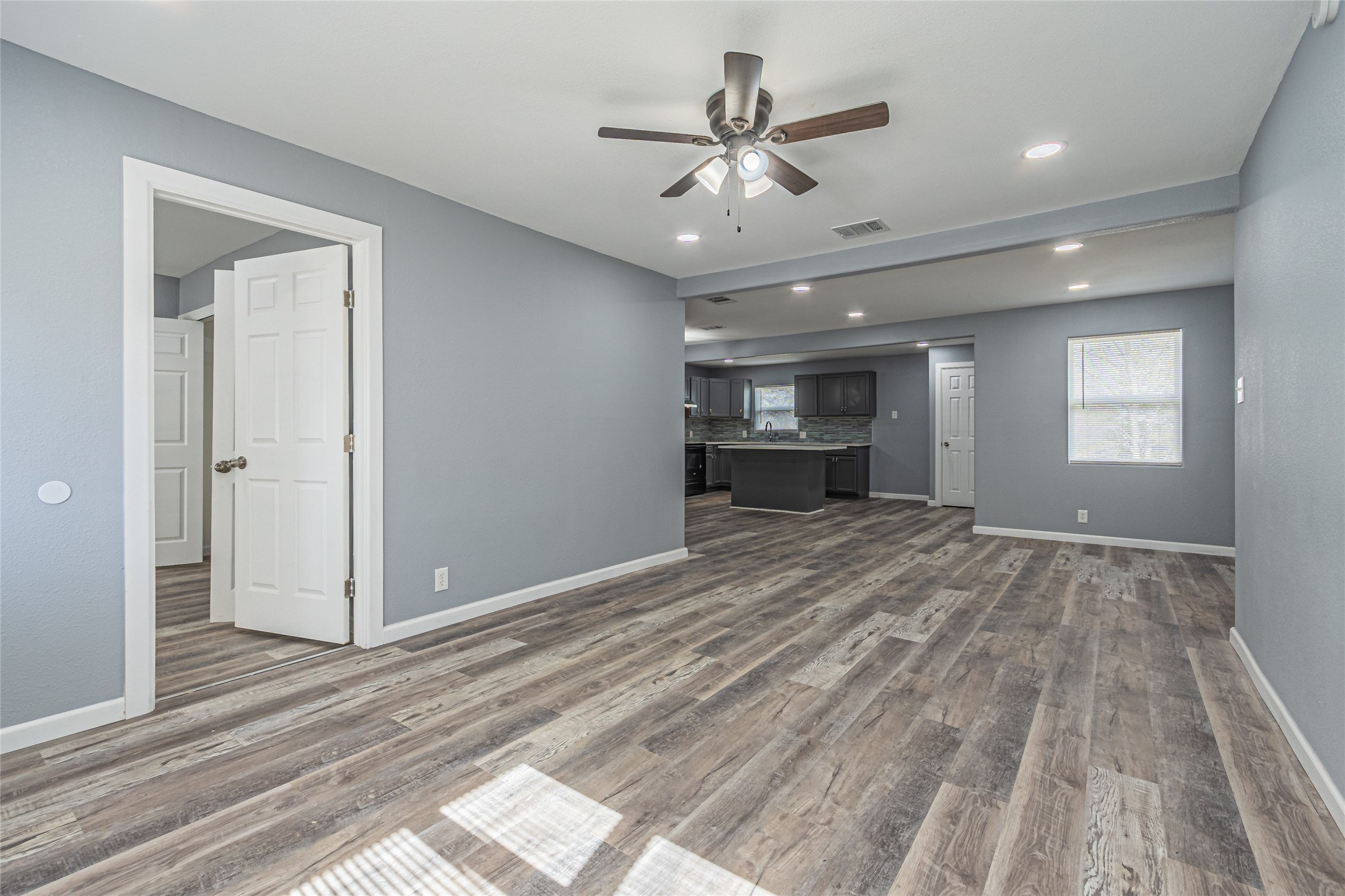 1106 E Strong Parkway