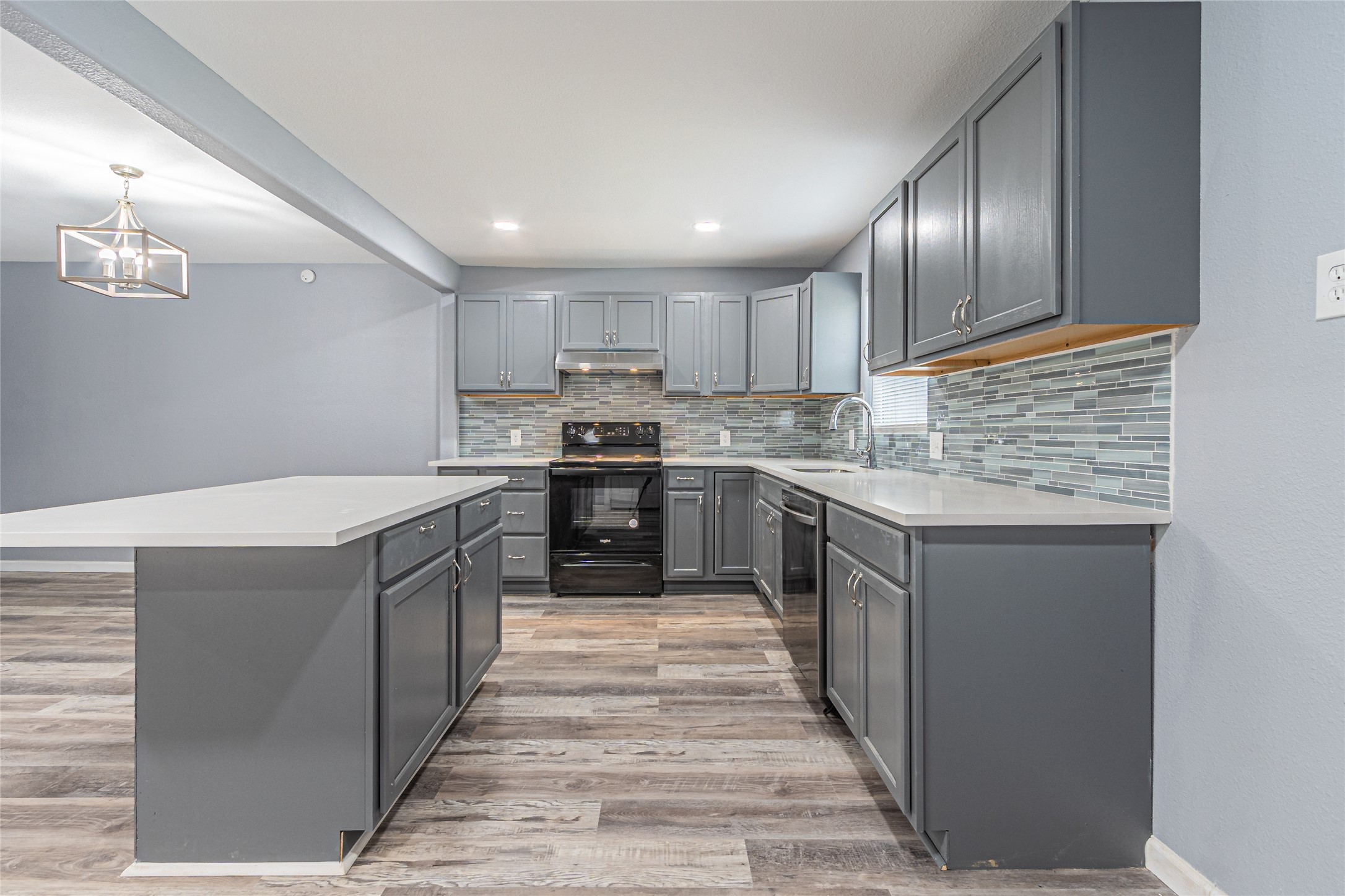 1106 E Strong Parkway