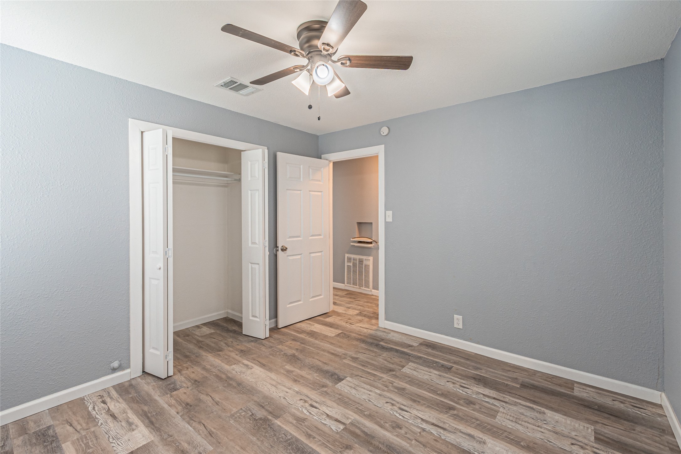 1106 E Strong Parkway