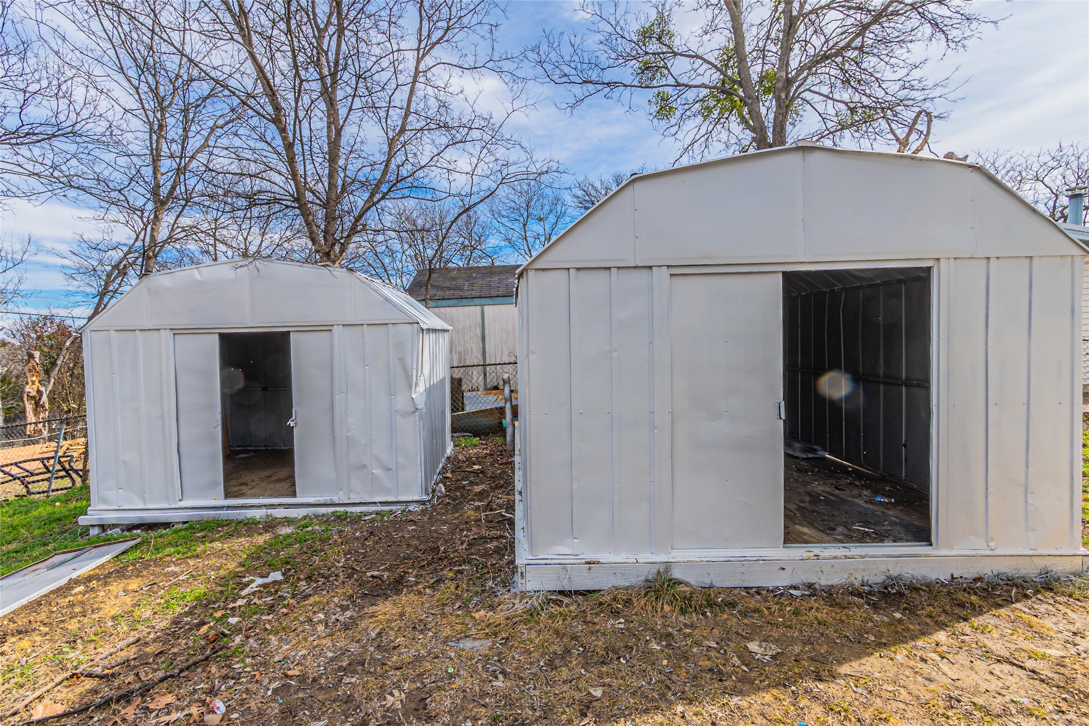 1106 E Strong Parkway