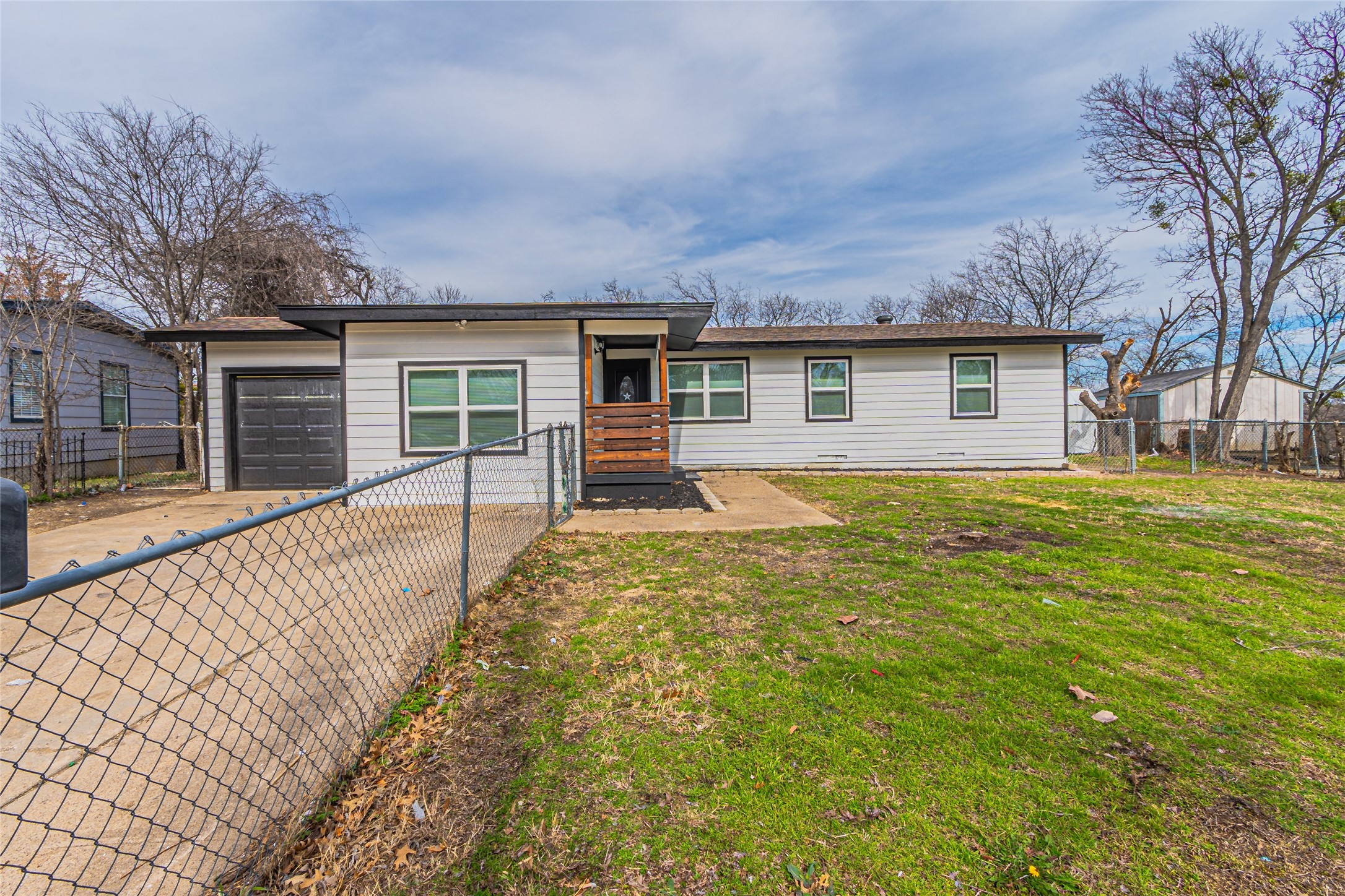 1106 E Strong Parkway